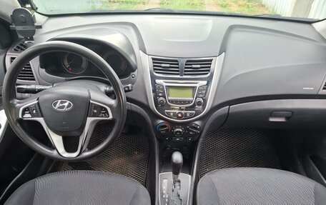 Hyundai Solaris II рестайлинг, 2012 год, 630 000 рублей, 8 фотография