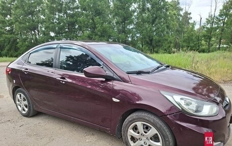 Hyundai Solaris II рестайлинг, 2012 год, 630 000 рублей, 2 фотография