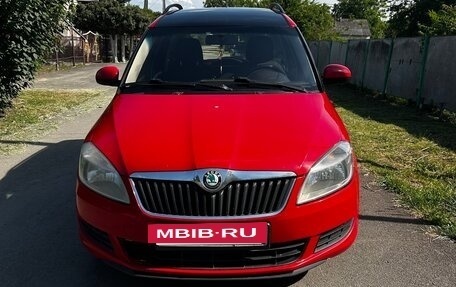 Skoda Roomster, 2011 год, 700 000 рублей, 3 фотография