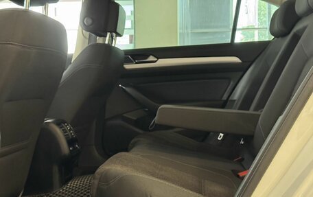 Volkswagen Passat B8 рестайлинг, 2017 год, 1 750 000 рублей, 8 фотография