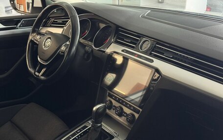 Volkswagen Passat B8 рестайлинг, 2017 год, 1 750 000 рублей, 19 фотография