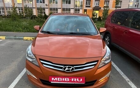 Hyundai Solaris II рестайлинг, 2015 год, 900 000 рублей, 15 фотография