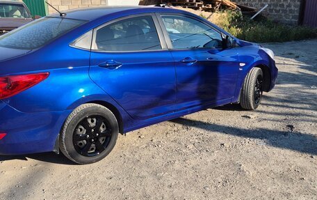 Hyundai Solaris II рестайлинг, 2013 год, 870 000 рублей, 3 фотография