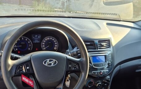 Hyundai Solaris II рестайлинг, 2013 год, 870 000 рублей, 8 фотография