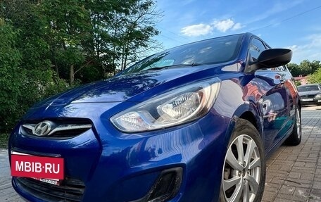 Hyundai Solaris II рестайлинг, 2012 год, 900 000 рублей, 2 фотография