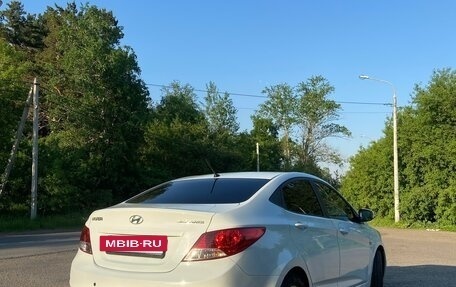 Hyundai Solaris II рестайлинг, 2013 год, 900 000 рублей, 8 фотография