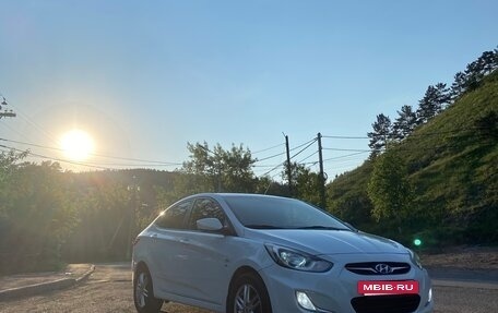 Hyundai Solaris II рестайлинг, 2013 год, 900 000 рублей, 6 фотография