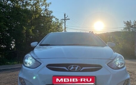 Hyundai Solaris II рестайлинг, 2013 год, 900 000 рублей, 5 фотография