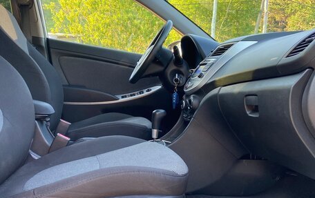 Hyundai Solaris II рестайлинг, 2013 год, 900 000 рублей, 15 фотография