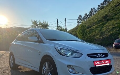Hyundai Solaris II рестайлинг, 2013 год, 900 000 рублей, 18 фотография