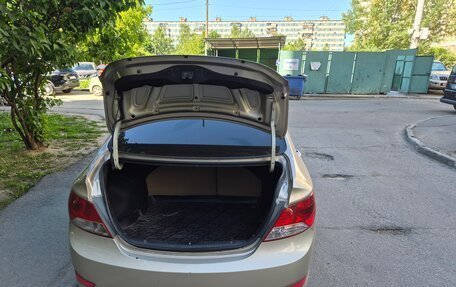 Hyundai Solaris II рестайлинг, 2013 год, 675 000 рублей, 9 фотография
