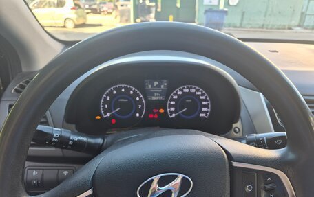 Hyundai Solaris II рестайлинг, 2013 год, 675 000 рублей, 12 фотография