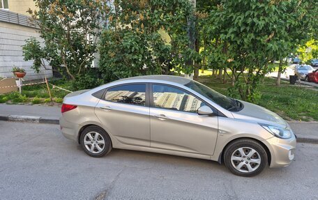 Hyundai Solaris II рестайлинг, 2013 год, 675 000 рублей, 16 фотография