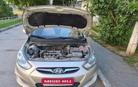 Hyundai Solaris II рестайлинг, 2013 год, 675 000 рублей, 11 фотография