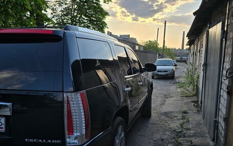 Cadillac Escalade III, 2013 год, 2 400 000 рублей, 10 фотография
