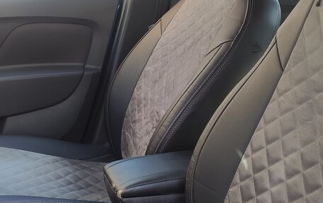 Renault Logan II, 2019 год, 942 000 рублей, 10 фотография