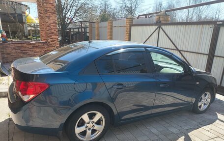 Chevrolet Cruze II, 2010 год, 585 000 рублей, 4 фотография