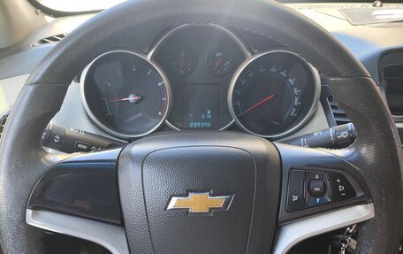 Chevrolet Cruze II, 2010 год, 585 000 рублей, 11 фотография
