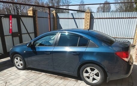Chevrolet Cruze II, 2010 год, 585 000 рублей, 5 фотография