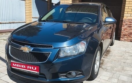Chevrolet Cruze II, 2010 год, 585 000 рублей, 2 фотография