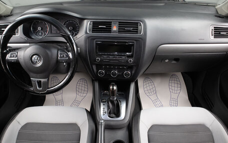 Volkswagen Jetta VI, 2012 год, 849 000 рублей, 8 фотография