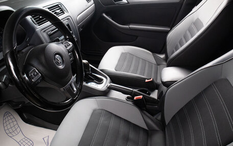 Volkswagen Jetta VI, 2012 год, 849 000 рублей, 17 фотография
