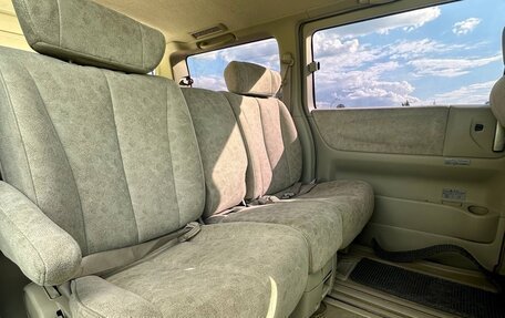 Nissan Elgrand III, 2003 год, 450 000 рублей, 12 фотография