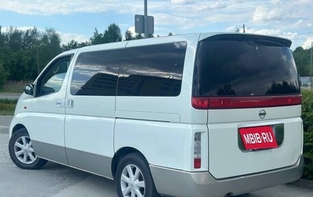 Nissan Elgrand III, 2003 год, 450 000 рублей, 3 фотография