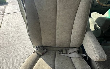 Nissan Elgrand III, 2003 год, 450 000 рублей, 22 фотография
