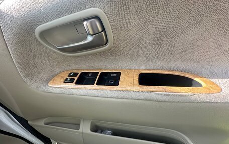 Nissan Elgrand III, 2003 год, 450 000 рублей, 20 фотография