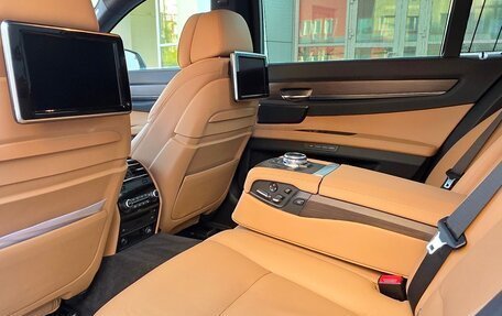 BMW 7 серия, 2013 год, 2 950 000 рублей, 14 фотография