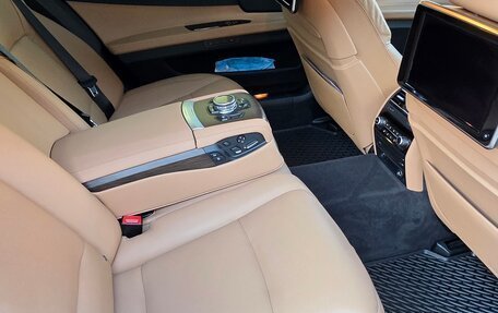 BMW 7 серия, 2013 год, 2 950 000 рублей, 19 фотография