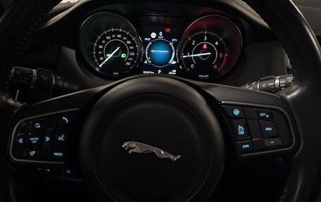 Jaguar E-Pace, 2018 год, 3 100 000 рублей, 10 фотография