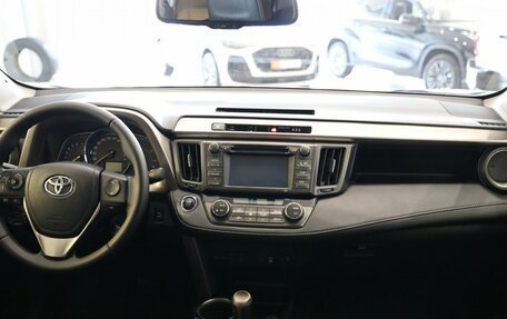 Toyota RAV4, 2014 год, 2 200 000 рублей, 21 фотография