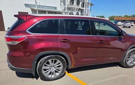 Toyota Highlander III, 2014 год, 3 200 000 рублей, 1 фотография