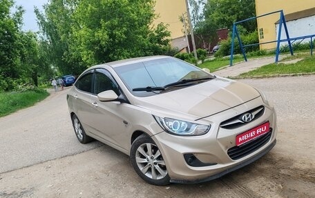 Hyundai Solaris II рестайлинг, 2011 год, 730 000 рублей, 1 фотография