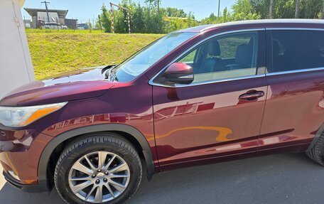Toyota Highlander III, 2014 год, 3 200 000 рублей, 9 фотография