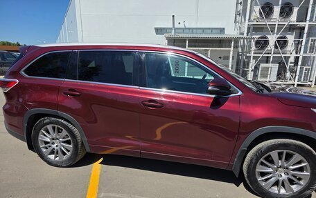 Toyota Highlander III, 2014 год, 3 200 000 рублей, 2 фотография