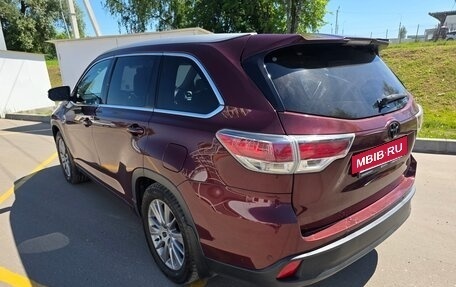Toyota Highlander III, 2014 год, 3 200 000 рублей, 6 фотография