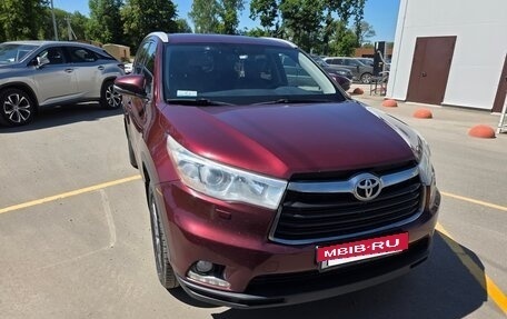Toyota Highlander III, 2014 год, 3 200 000 рублей, 13 фотография