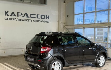 Renault Sandero II рестайлинг, 2020 год, 950 000 рублей, 2 фотография