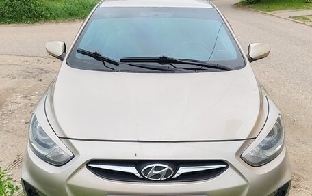 Hyundai Solaris II рестайлинг, 2011 год, 730 000 рублей, 6 фотография