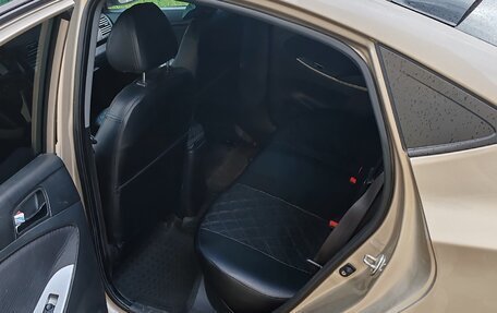Hyundai Solaris II рестайлинг, 2011 год, 730 000 рублей, 24 фотография
