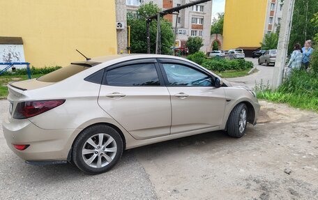 Hyundai Solaris II рестайлинг, 2011 год, 730 000 рублей, 14 фотография