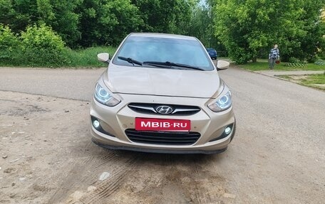 Hyundai Solaris II рестайлинг, 2011 год, 730 000 рублей, 21 фотография