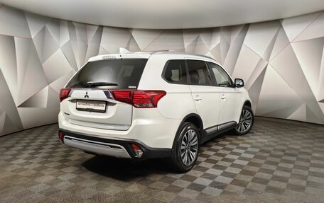 Mitsubishi Outlander III рестайлинг 3, 2021 год, 2 321 000 рублей, 2 фотография