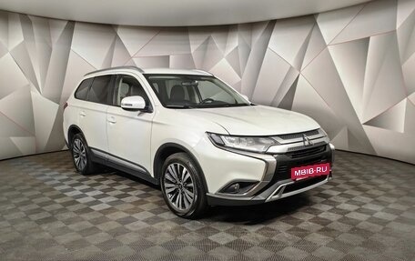 Mitsubishi Outlander III рестайлинг 3, 2021 год, 2 321 000 рублей, 3 фотография