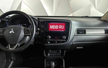 Mitsubishi Outlander III рестайлинг 3, 2021 год, 2 321 000 рублей, 15 фотография
