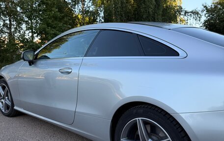 Mercedes-Benz E-Класс, 2019 год, 4 600 000 рублей, 10 фотография