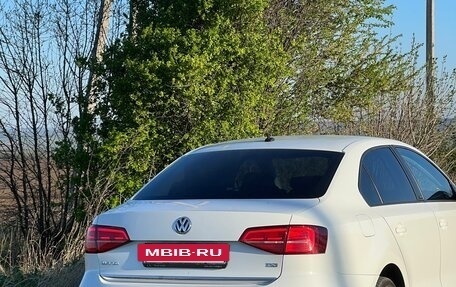 Volkswagen Jetta VI, 2016 год, 950 000 рублей, 2 фотография